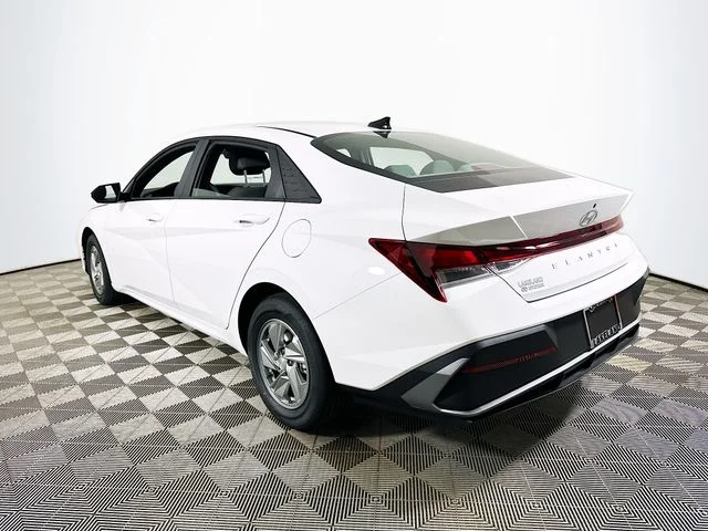 New 2026 White Hyundai SE image 5