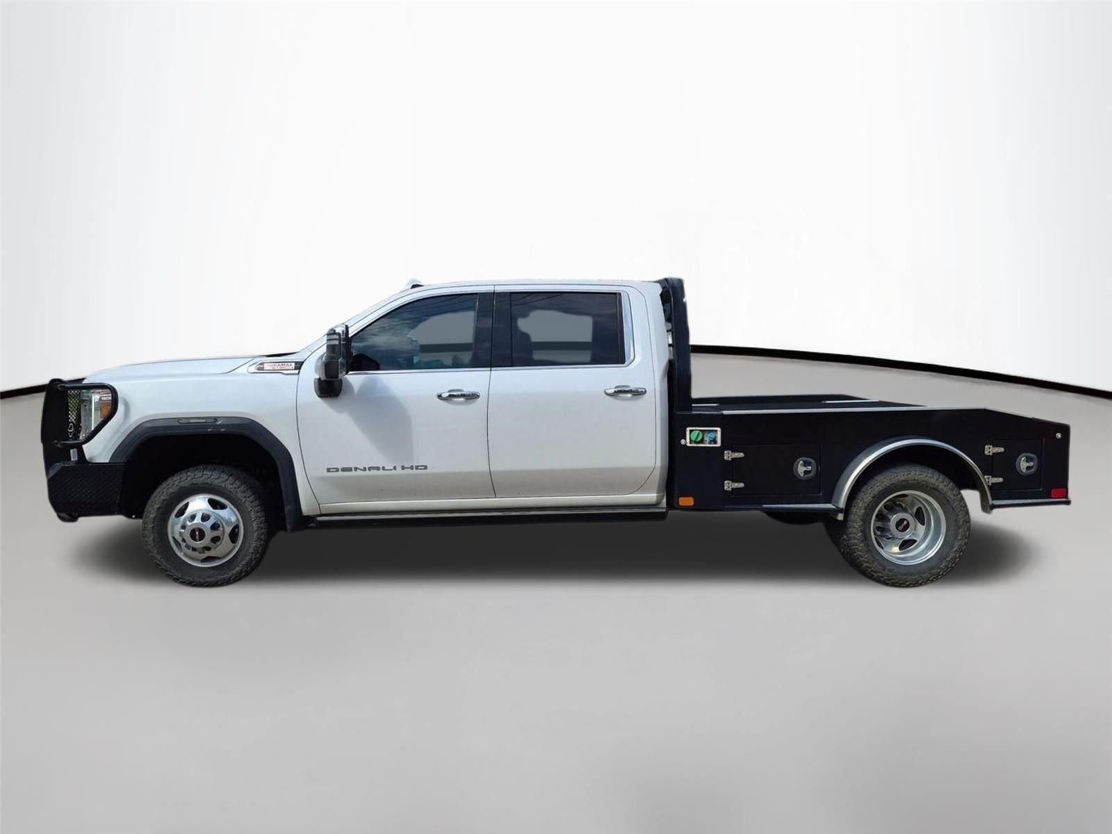 Used 2021 White Frost Tri-Coat GMC Denali image 8