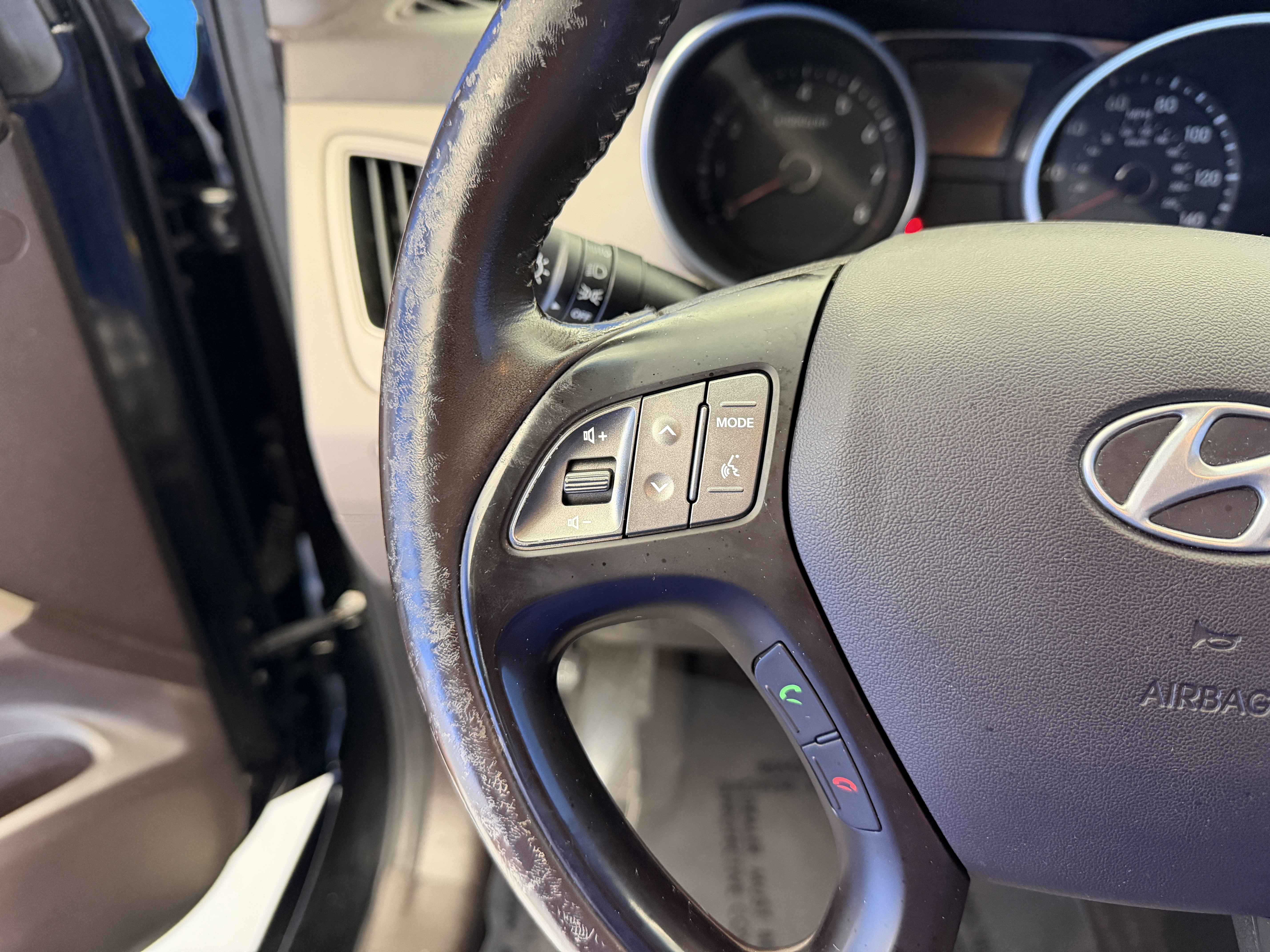 Used 2014 Ash Black Hyundai Limited image 16