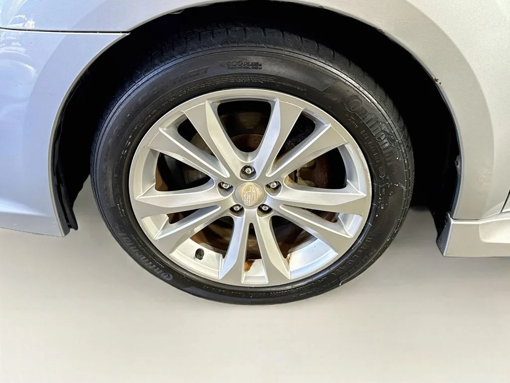 Used 2013 Silver Subaru 2.5i image 36