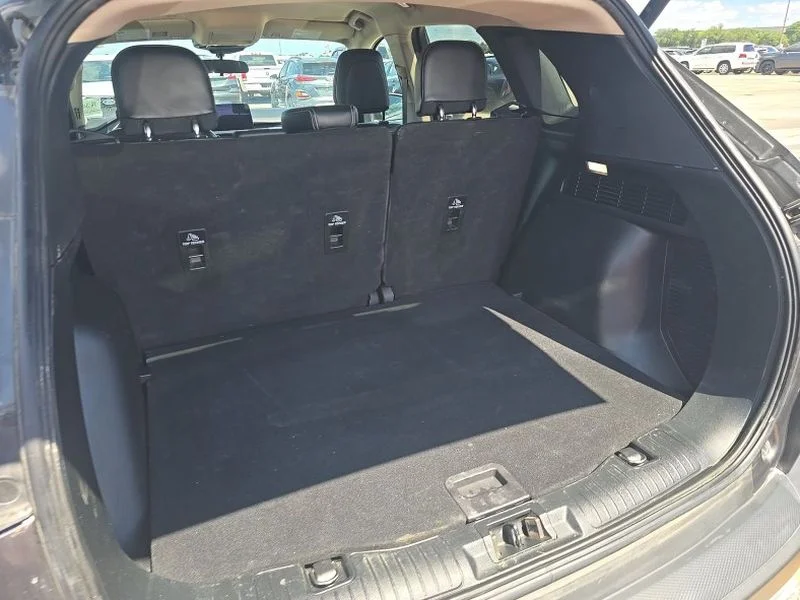 Used 2020 Magnetic Metallic Ford SEL image 22