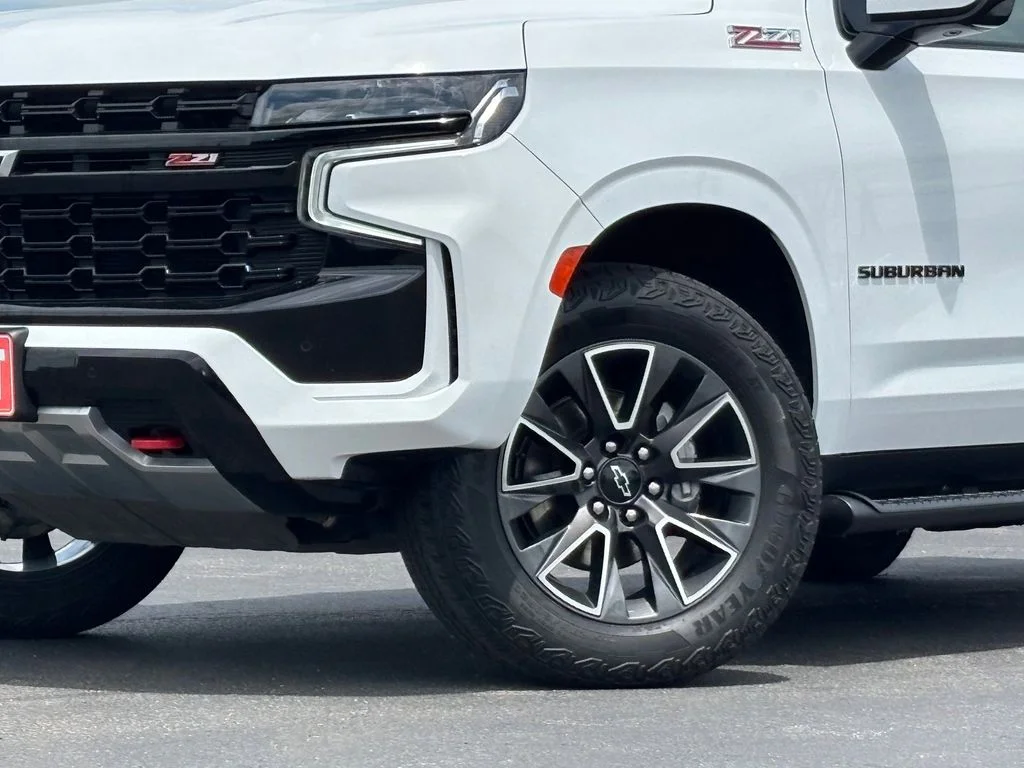 Used 2023 White Chevrolet Z71 image 2