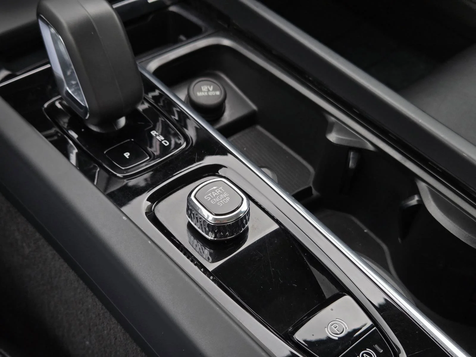 2024 Volvo S60 Core - Photo 18