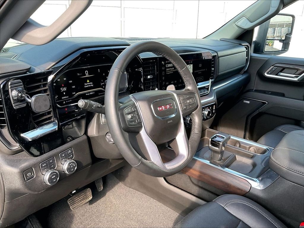 Used 2023 Black GMC SLT image 8