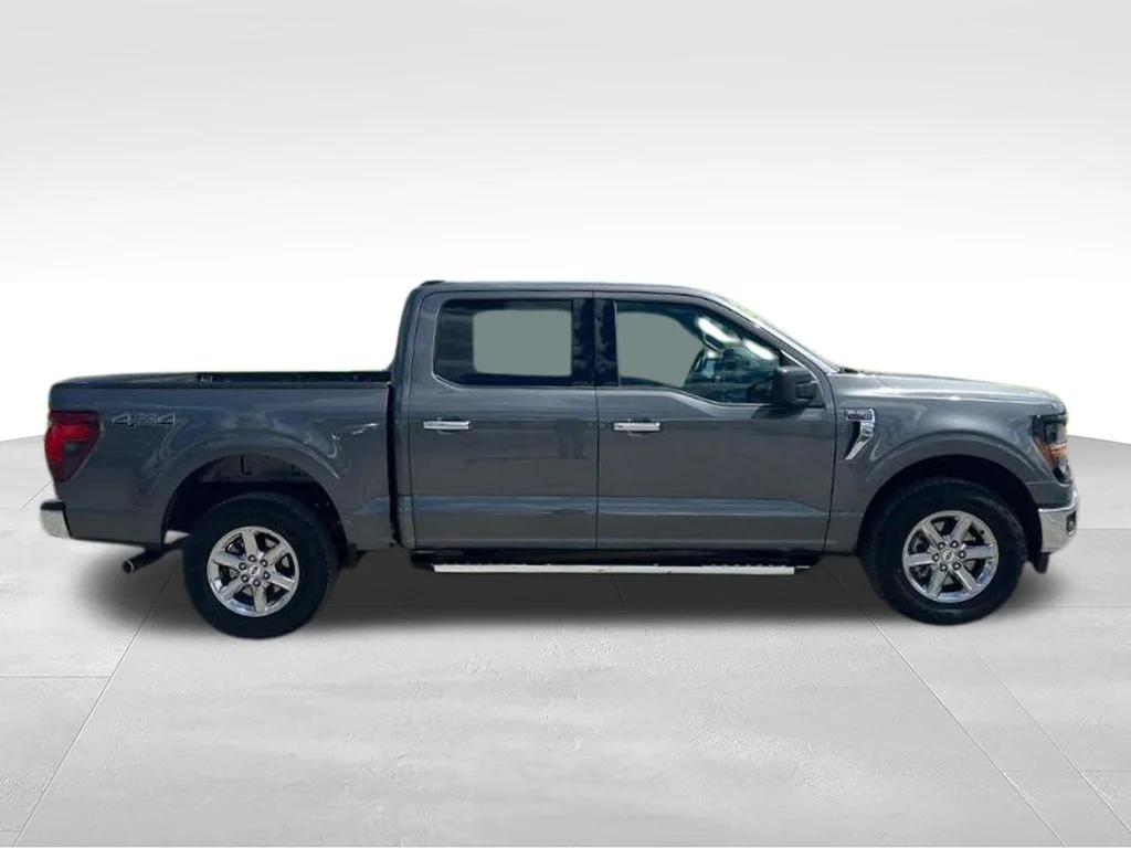 Used 2025 Gray Ford XLT image 4