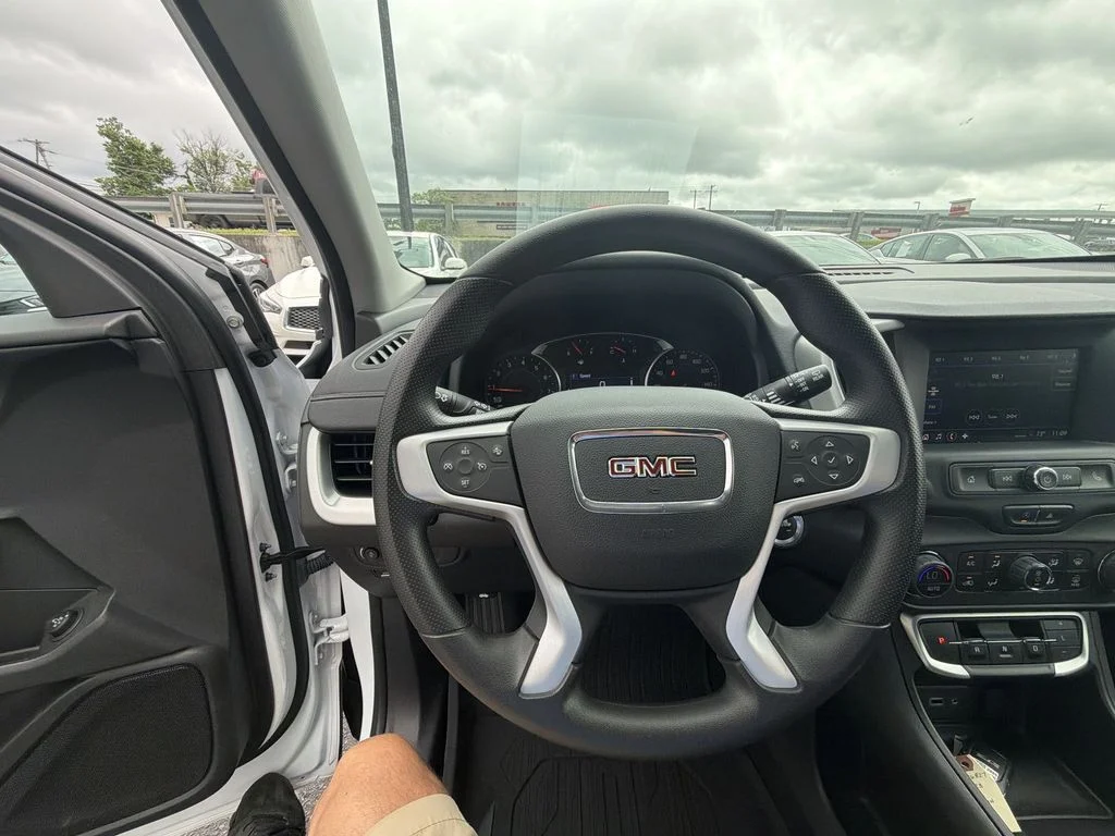 Used 2023 White GMC SLE image 14