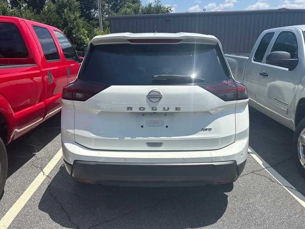 Used 2024 White Nissan S image 10
