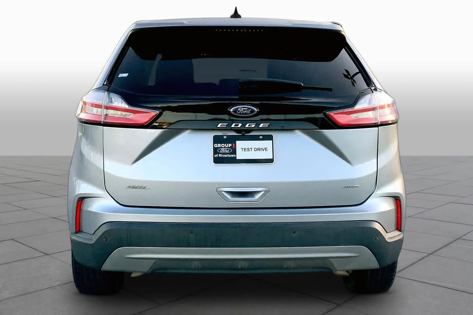 Used 2022 Iconic Silver Metallic Ford SEL image 5