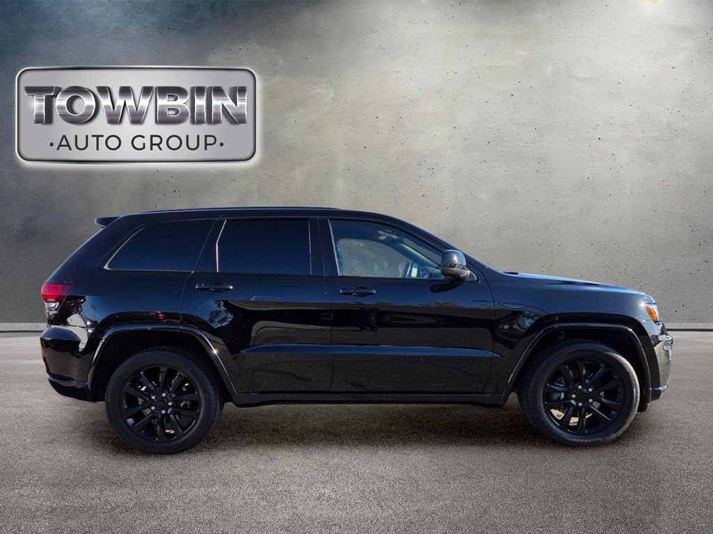 Used 2021 Black Jeep Laredo X image 3