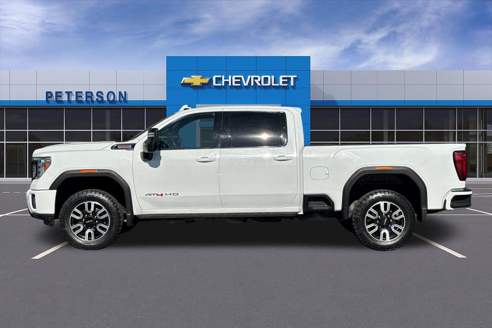 Used 2022 White GMC AT4 image 7