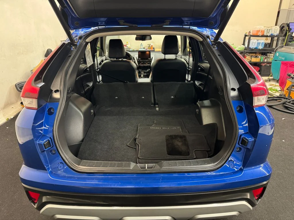 Used 2024 Blue Mitsubishi SE image 6