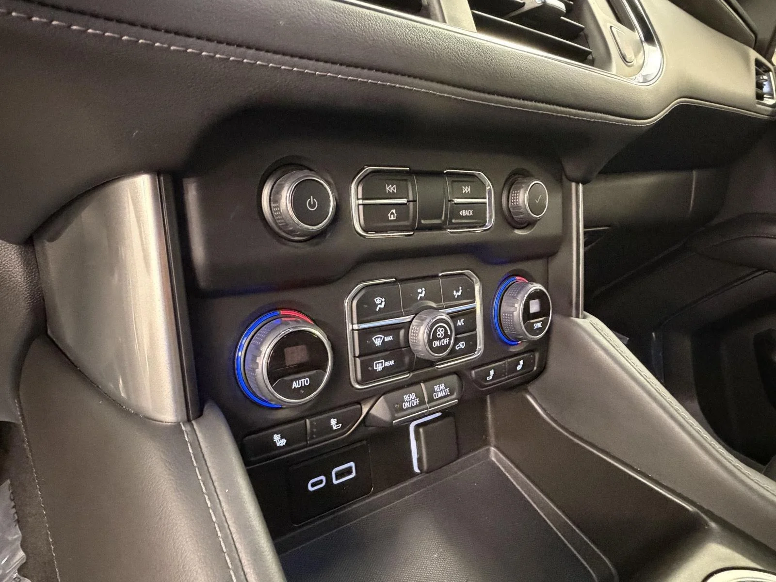 Used 2024 Black Chevrolet Z71 image 14
