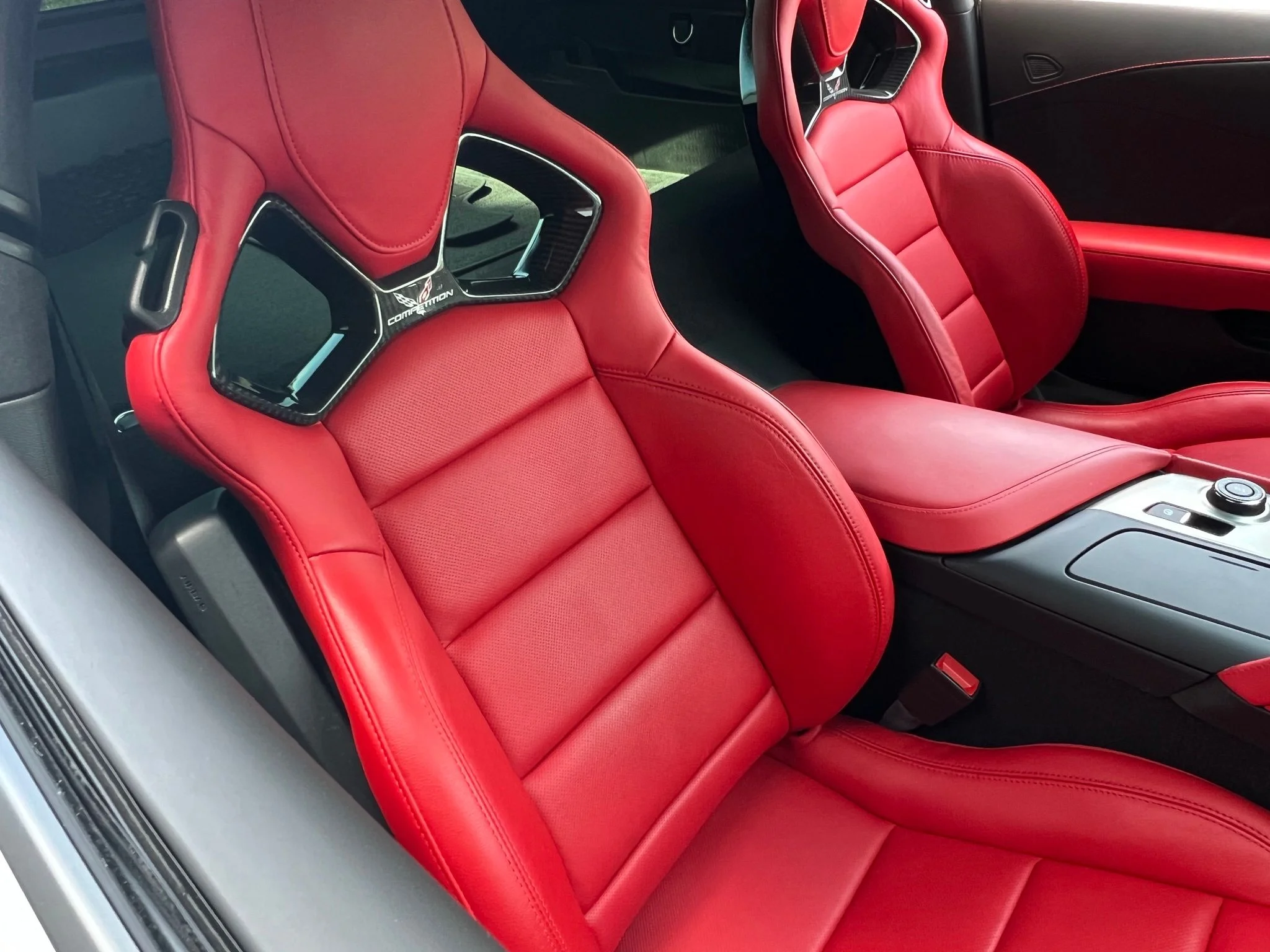 Used 2019 White Chevrolet ZR1 image 45