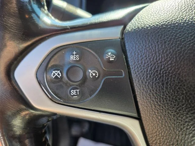 Used 2022 White Chevrolet LT image 32