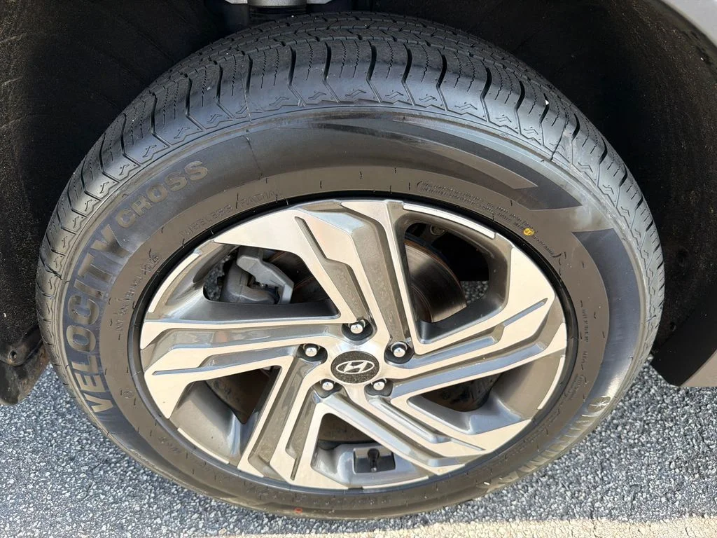 Used 2022 Gray Hyundai SEL image 17