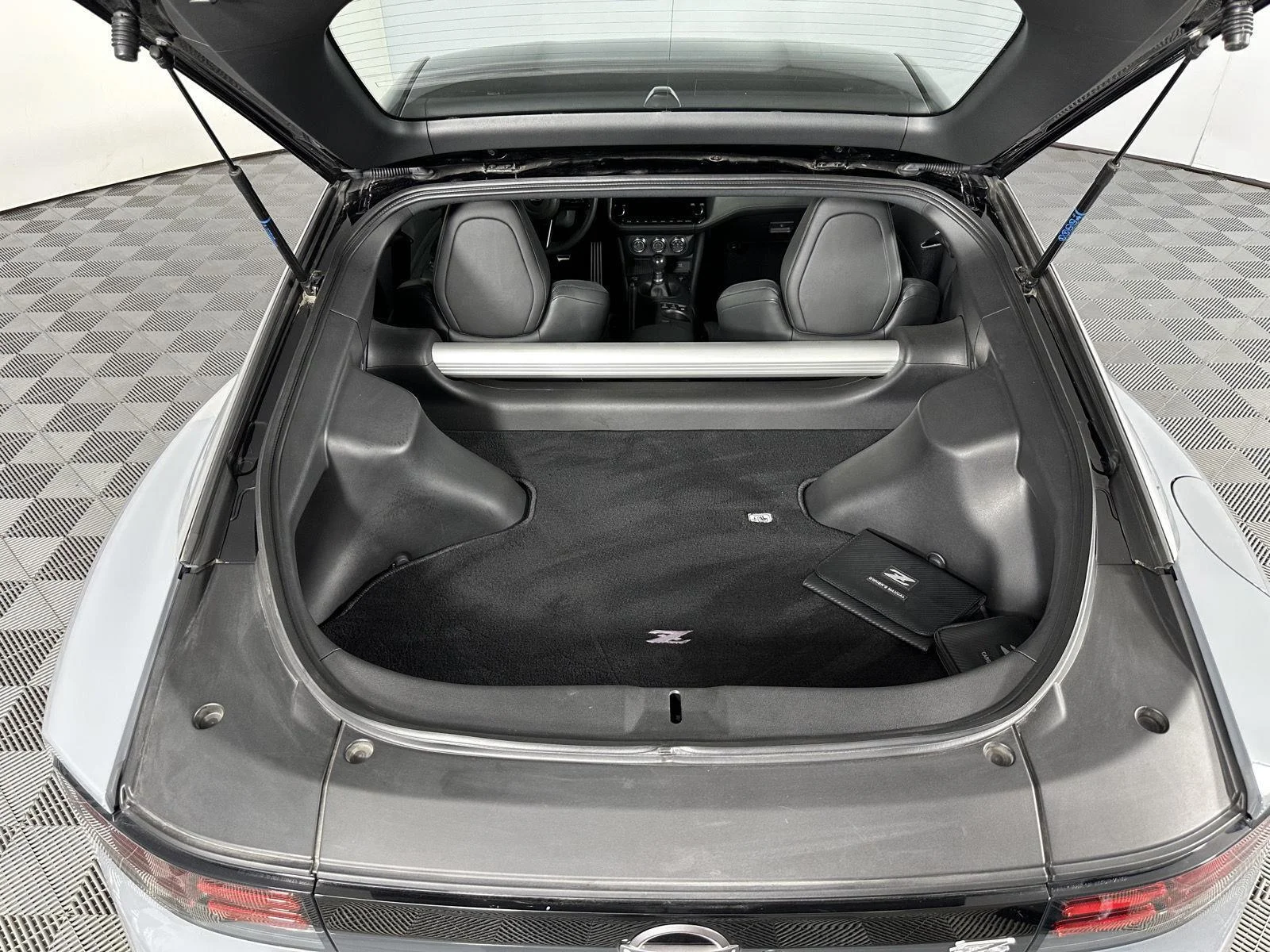 Used 2024 Boulder Gray/Super Black Nissan Performance image 8