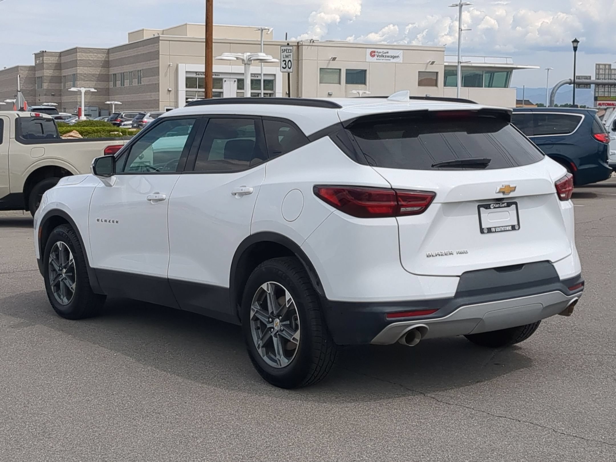 Used 2024 Summit White Chevrolet LT image 5