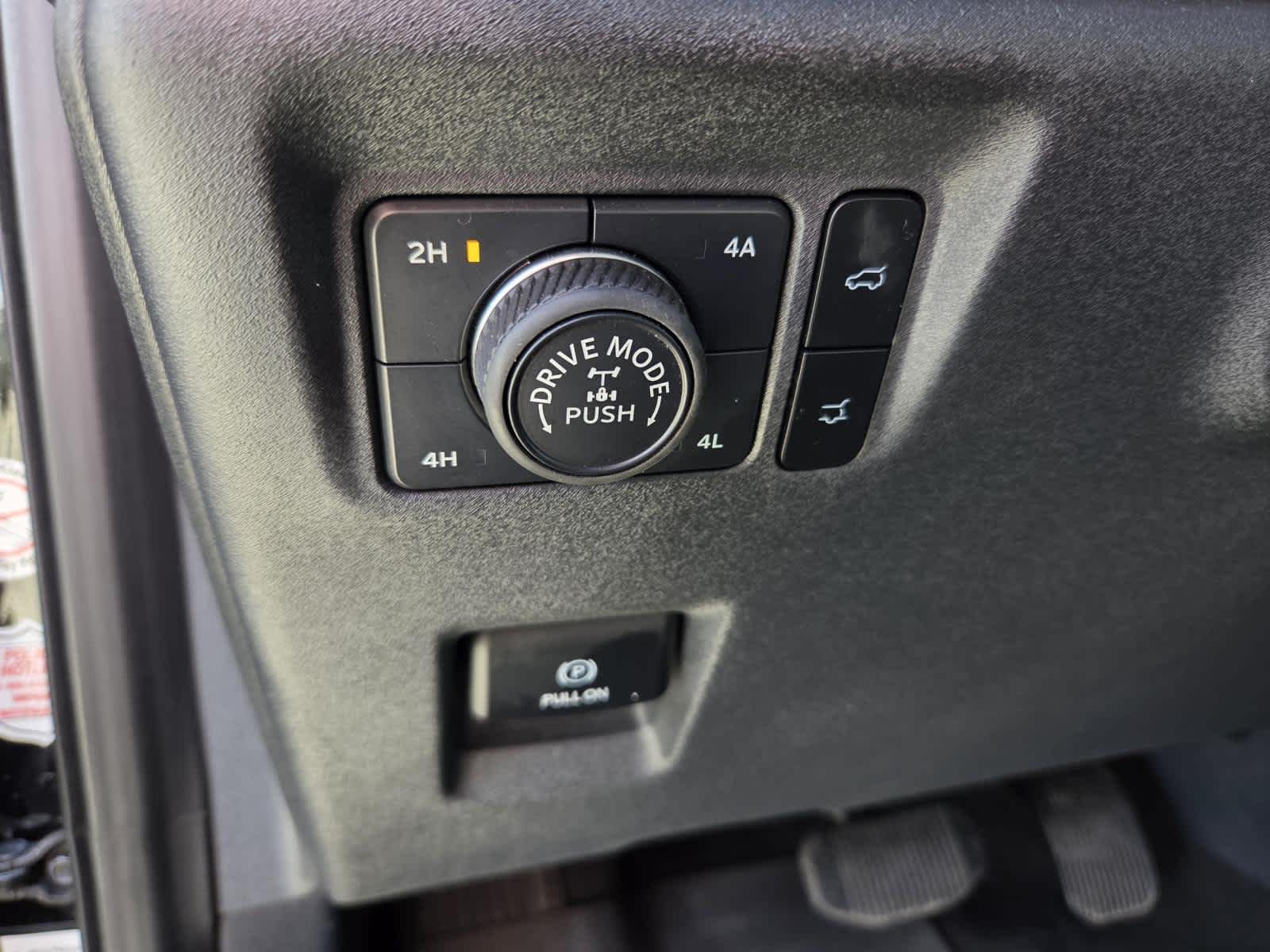 Used 2025 Agate Black Metallic Ford Tremor image 18