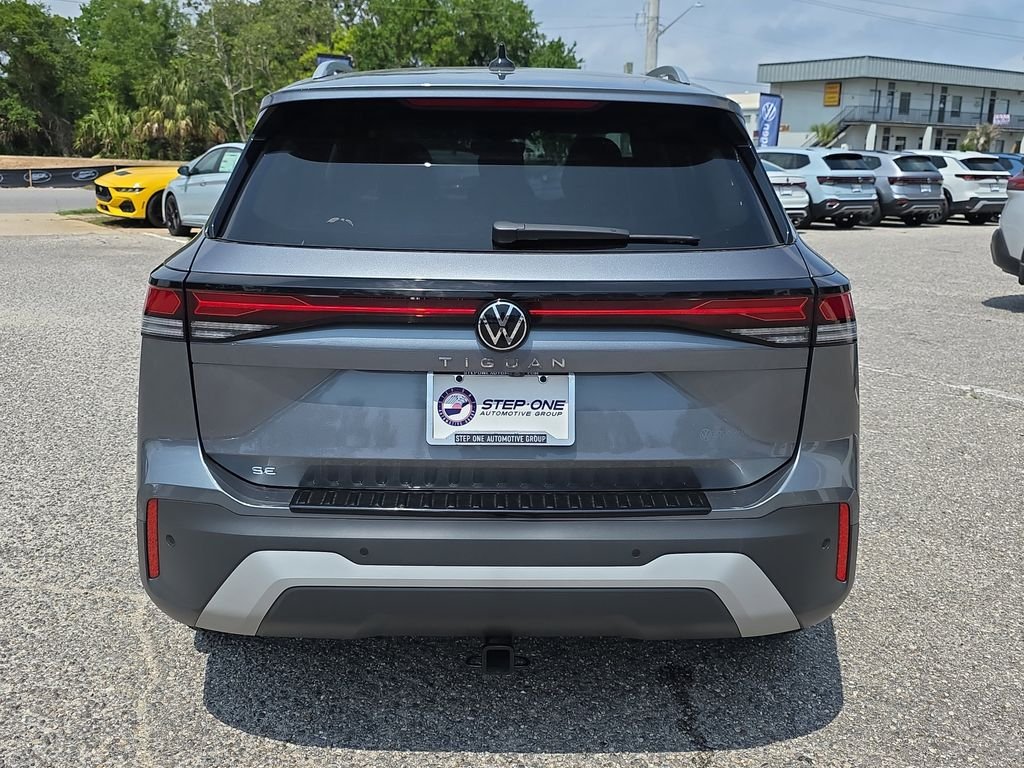 Used 2025  Volkswagen 2.0T SE image 6