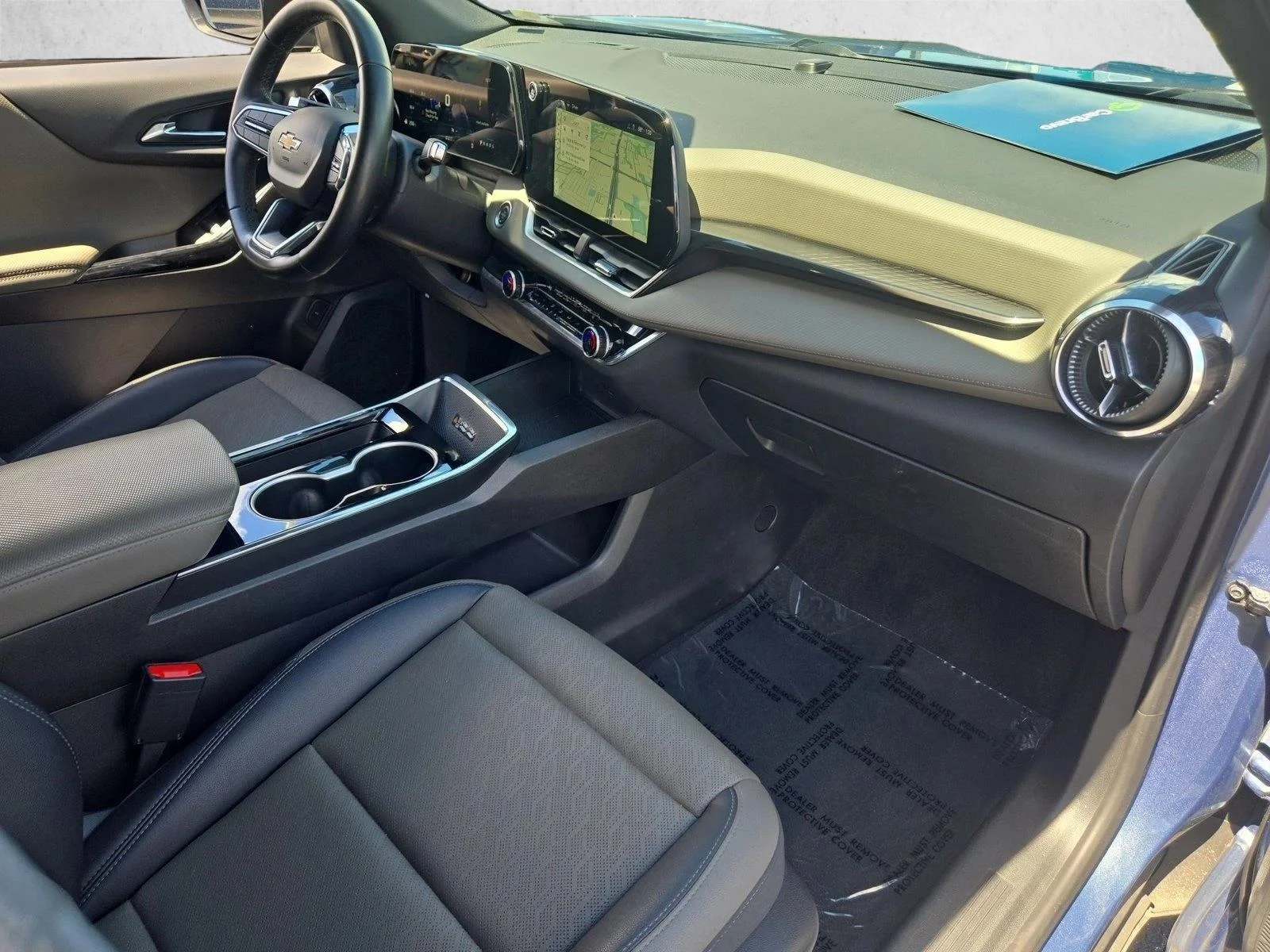 Used 2025 Lakeshore Blue Metallic Chevrolet FWD LT image 22