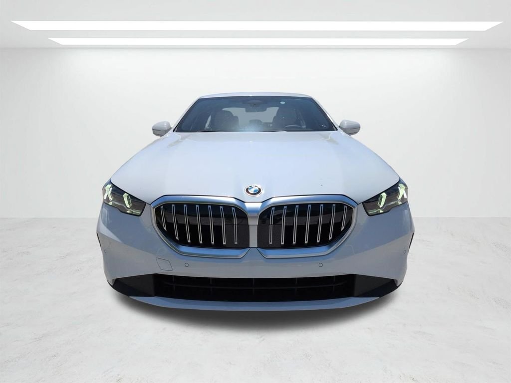 New 2027 Alpine White BMW 530i image 9
