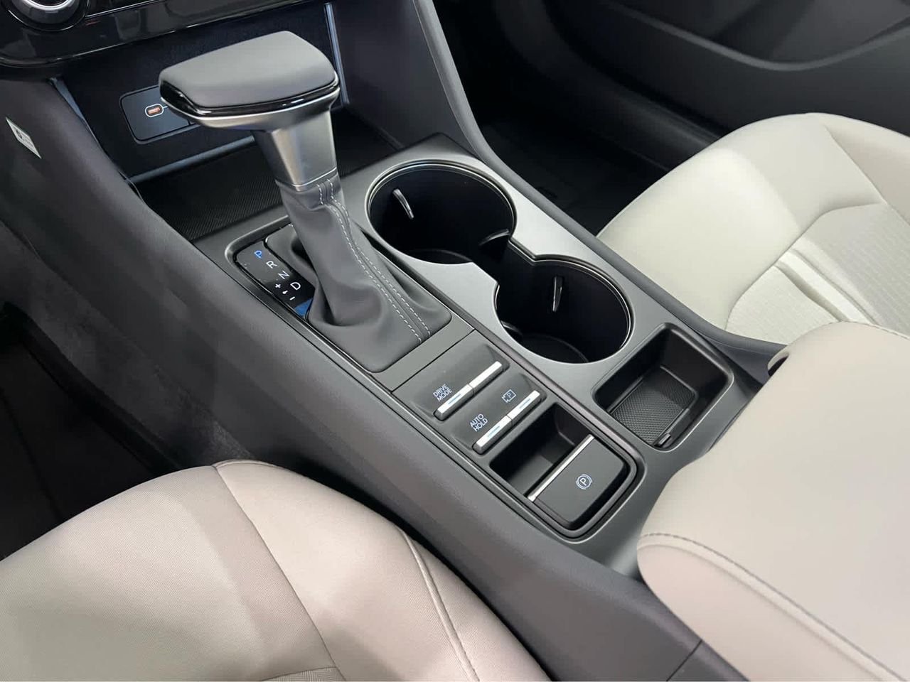New 2026 Abyss Black Hyundai SE image 46