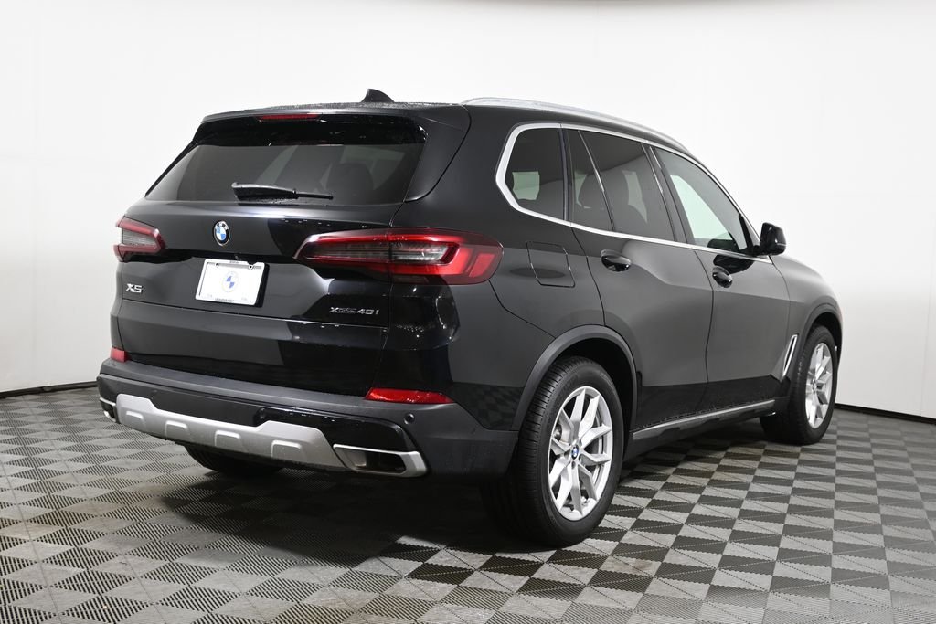 Used 2023 Black BMW xDrive40i image 7