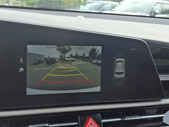 Used 2023 White Kia Wave image 20