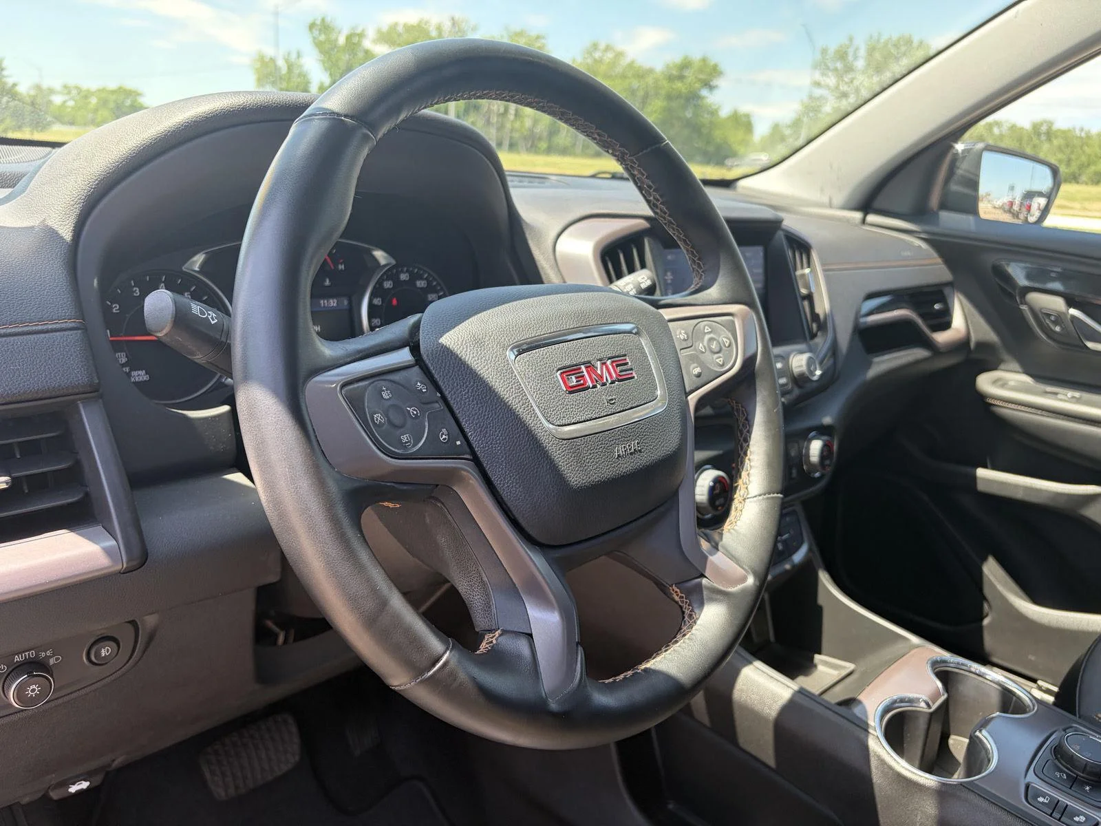 Used 2023 Sterling Metallic GMC AT4 image 11