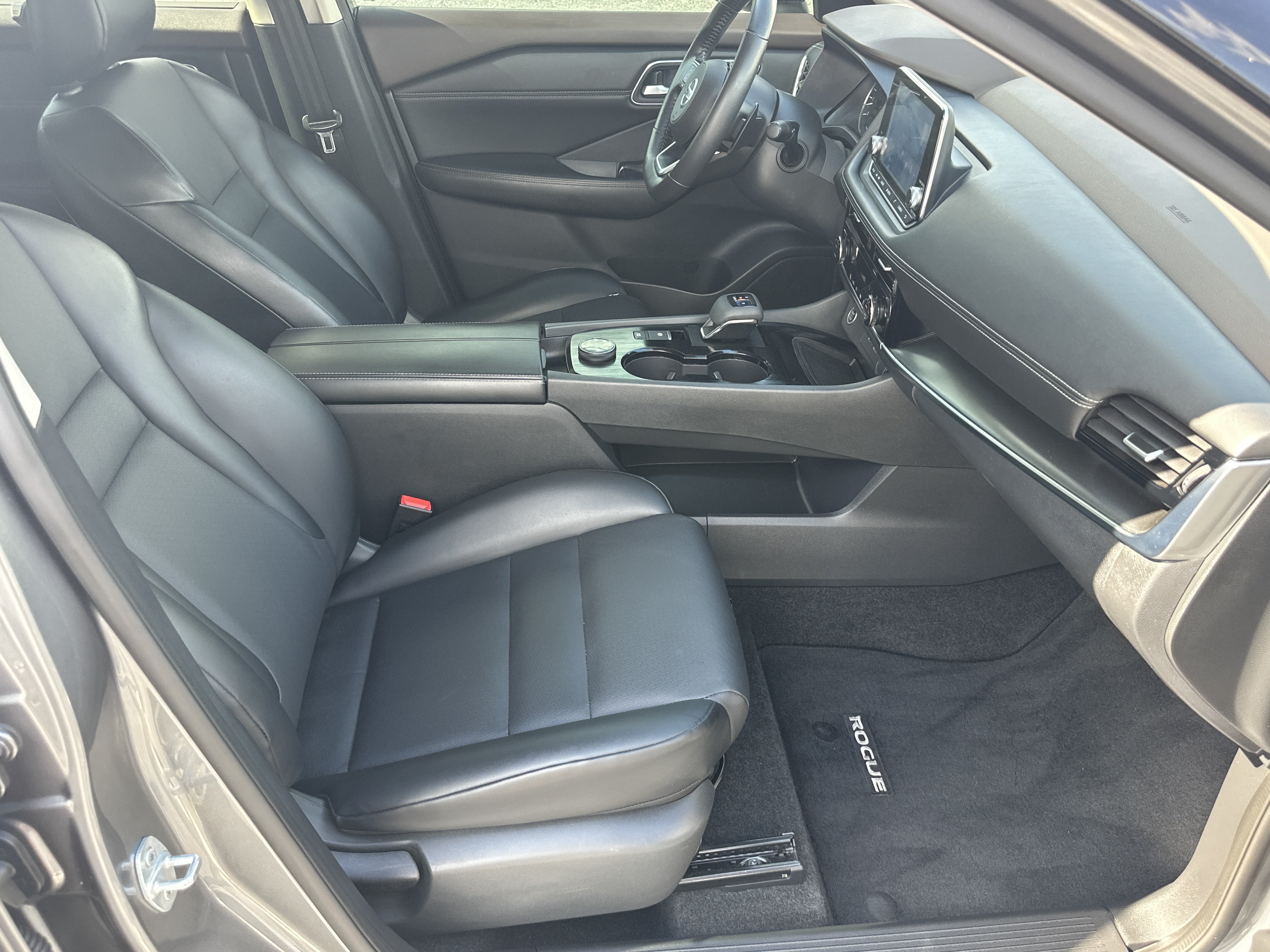 Used 2021 Gun Metallic Nissan SV image 13