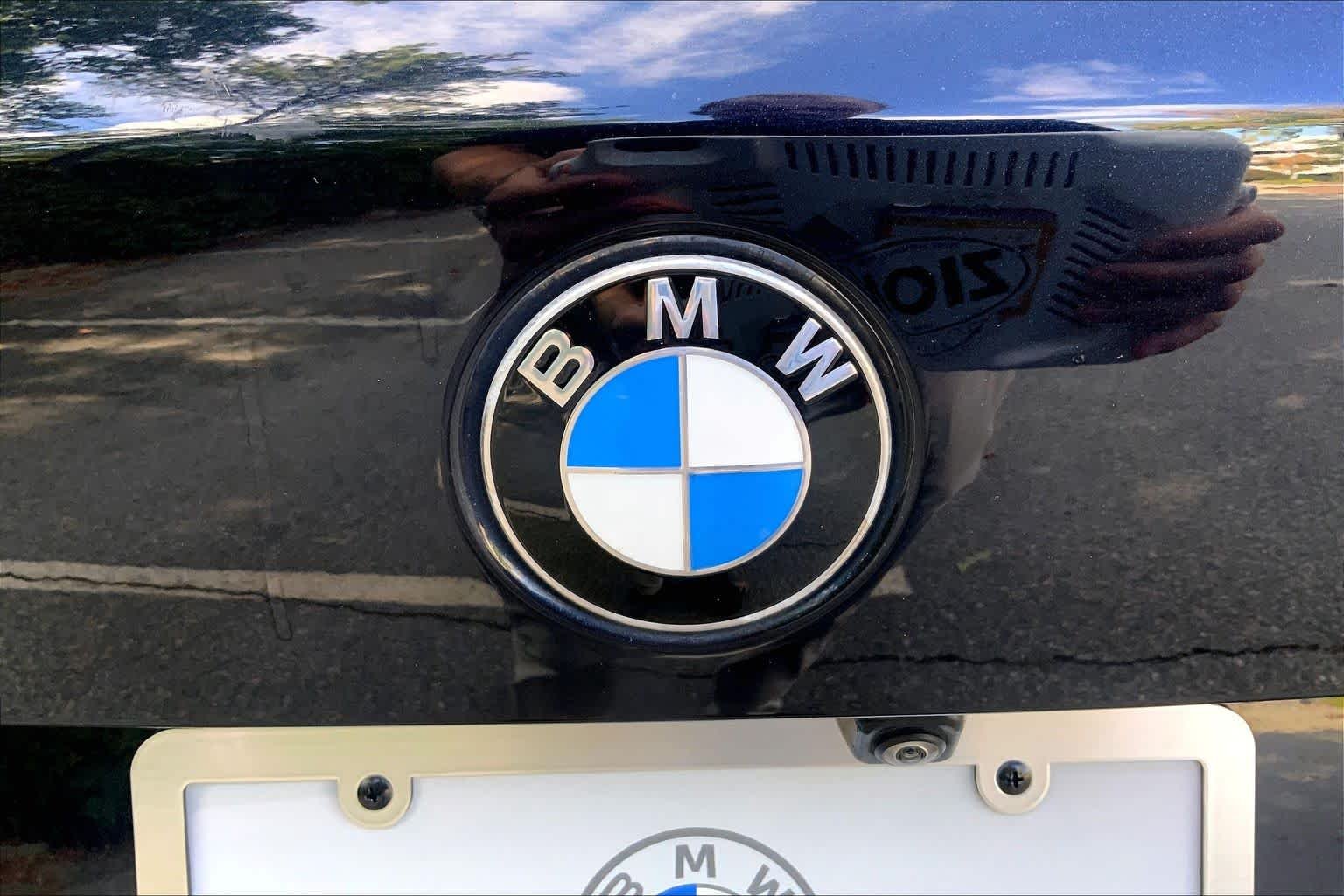 Used 2021 Carbon Black Metallic BMW xDrive40i image 30
