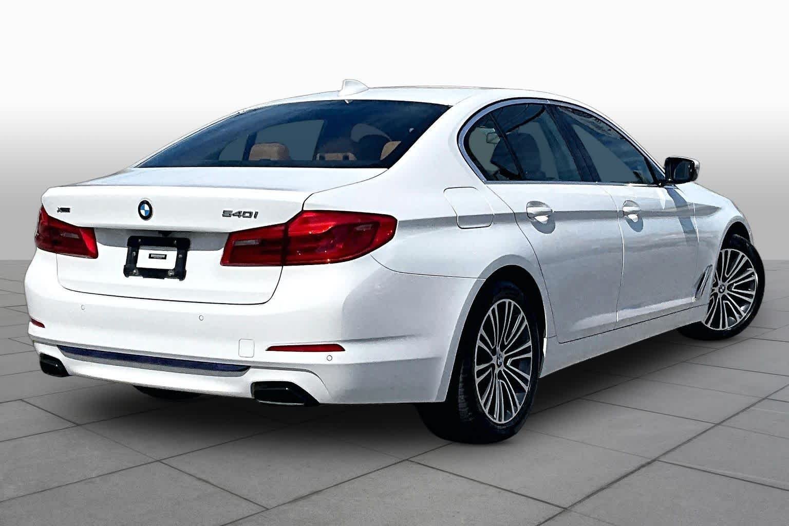 Used 2019 Alpine White BMW 540i xDrive image 13