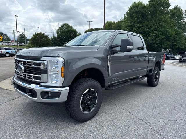 New 2026 Carbonized Gray Metallic Ford XLT image 5