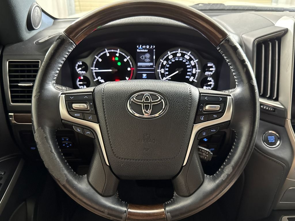 2019 Toyota Land Cruiser Base - Photo 13