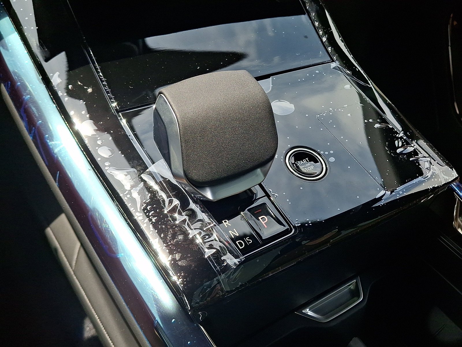 New 2026 Santorini Black Land Rover  image 10