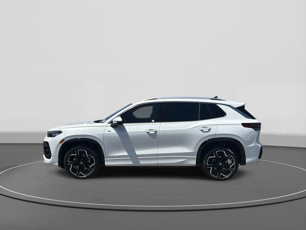 Used 2025 Opal White Pearl Volkswagen SEL R-Line image 4
