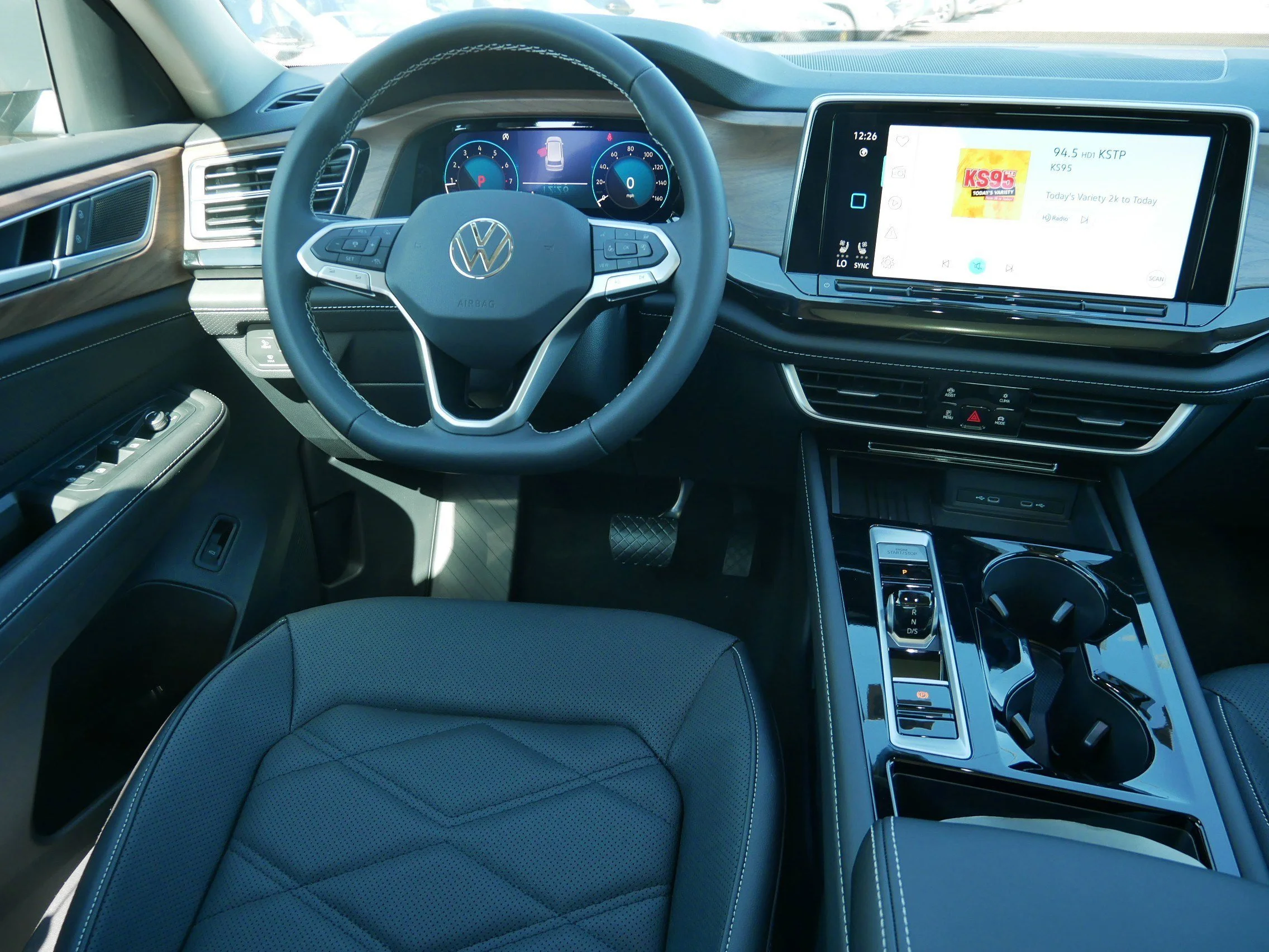 2026 Volkswagen Atlas SE w/Tech - Photo 8