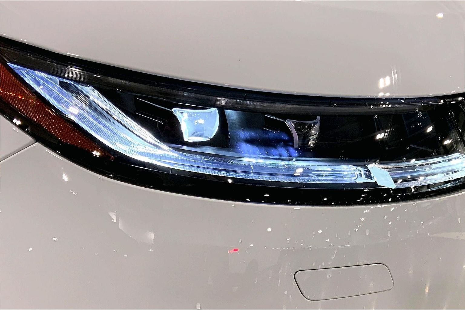 New 2026 Fuji White LAND ROVER SE image 13