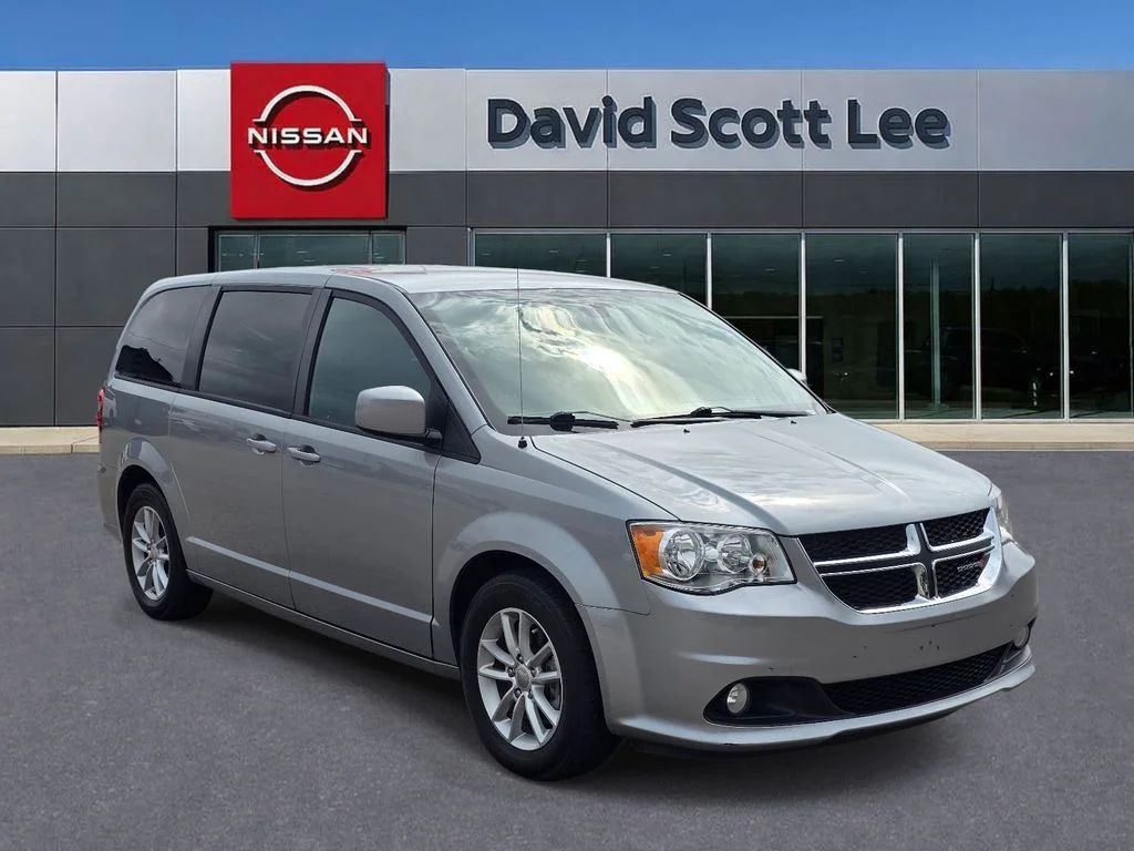 Used 2020 Silver Dodge SE Plus image 3