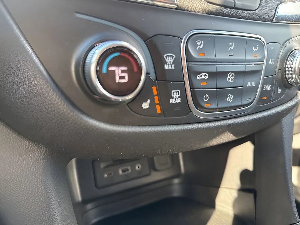 Used 2024 Summit White Chevrolet LT image 22