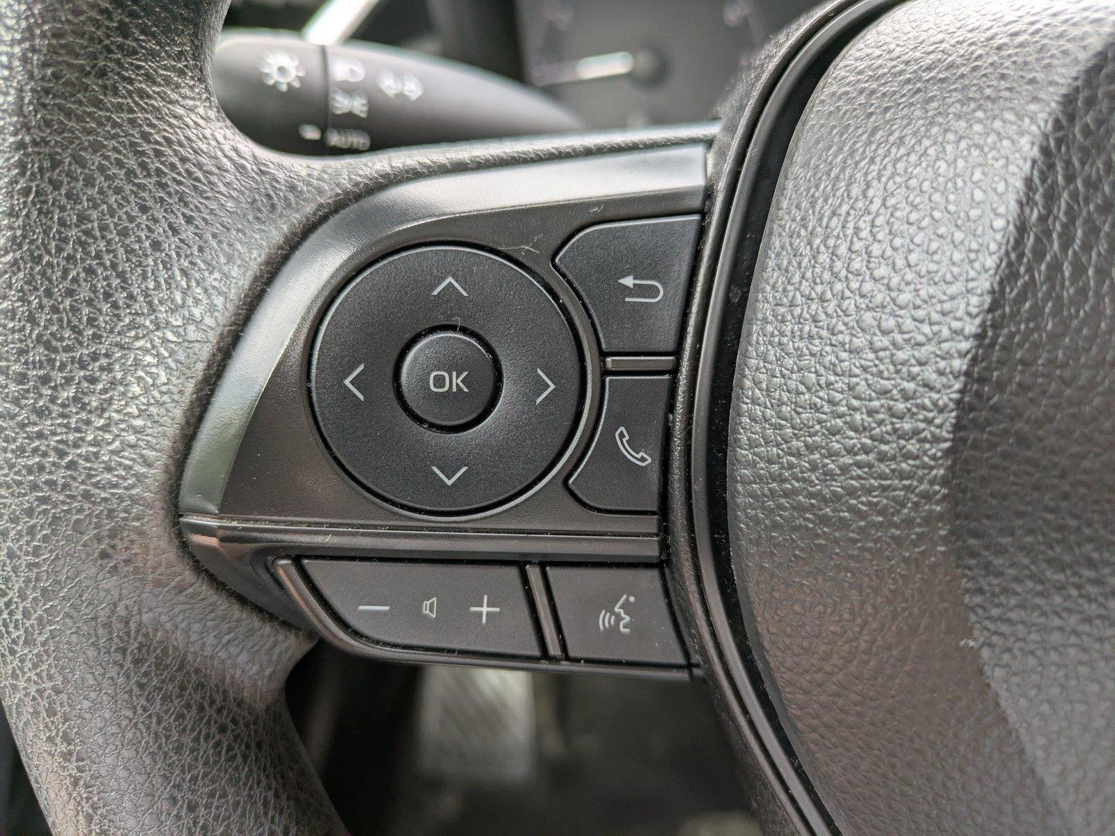 Used 2024  Toyota LE image 22