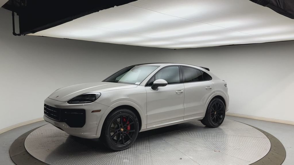 Used 2025  Porsche S image 6