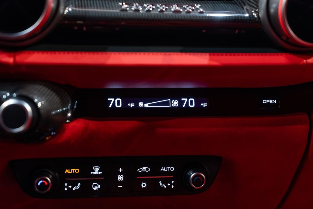 2022 Ferrari 812 Competizione 812 Competizione - Photo 37