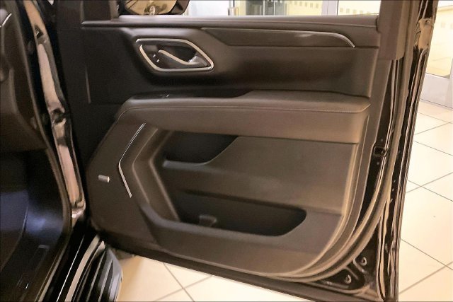 Used 2024 Black GMC AT4 image 30