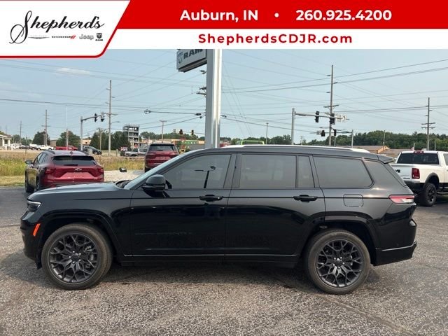 Used 2023 Black Jeep Summit image 1