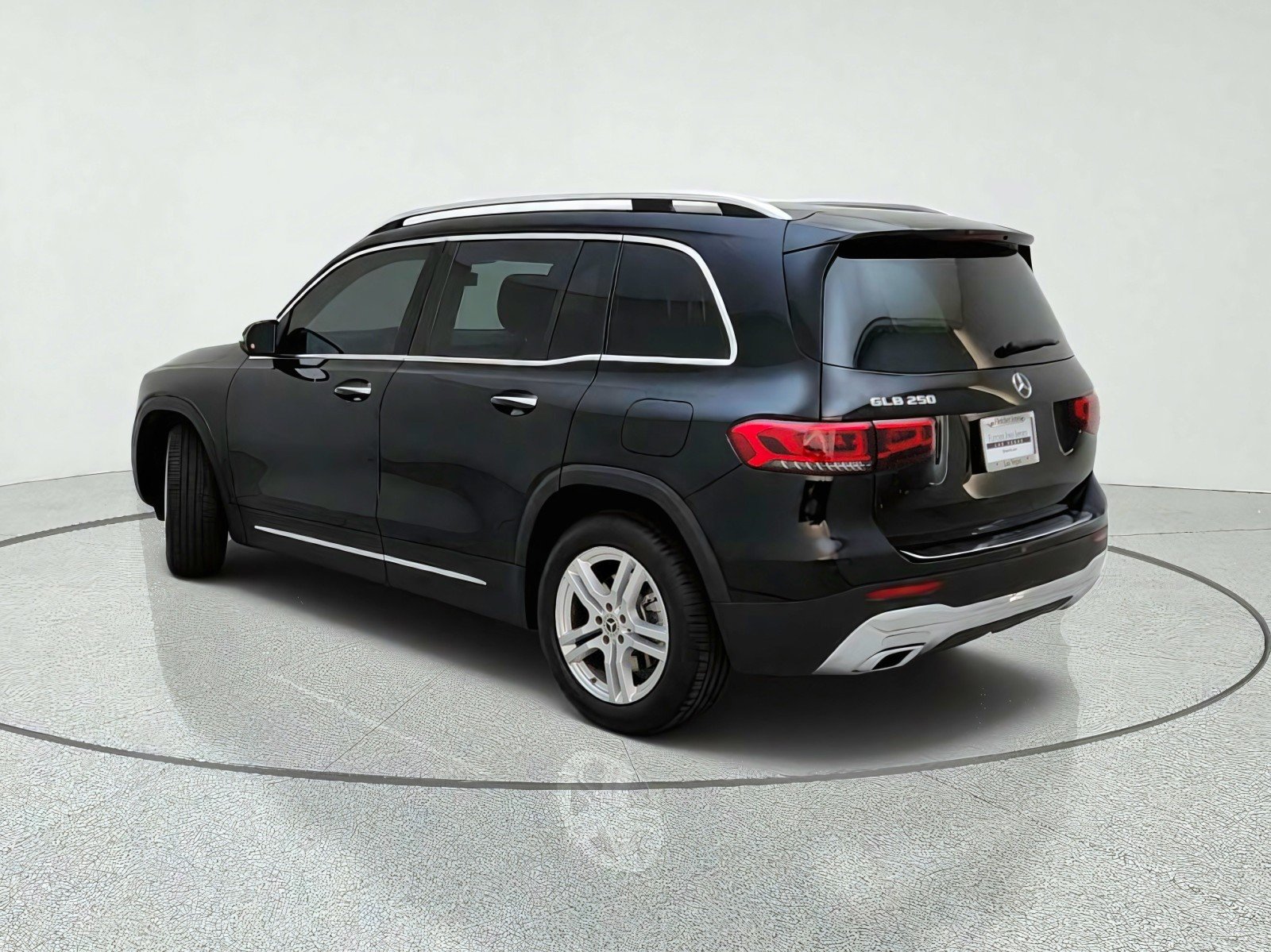 Used 2023 Night Black Mercedes-Benz GLB 250 image 12