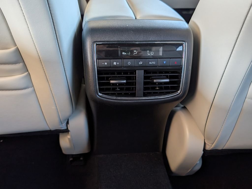 Used 2023 White Mazda Signature image 21