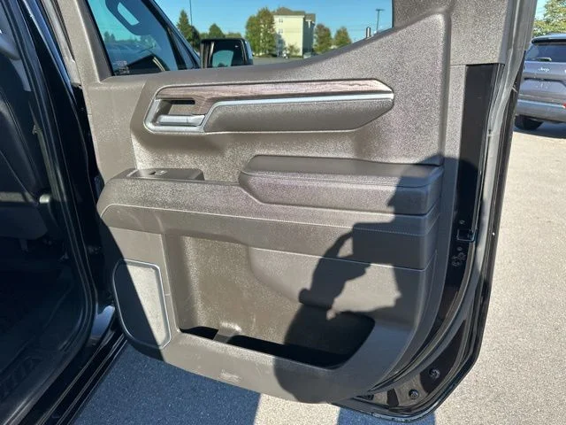 2023 Chevrolet Silverado 1500 LTZ - Photo 12