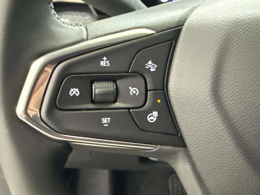 New 2026 Mosaic Black Metallic Chevrolet ACTIV image 19