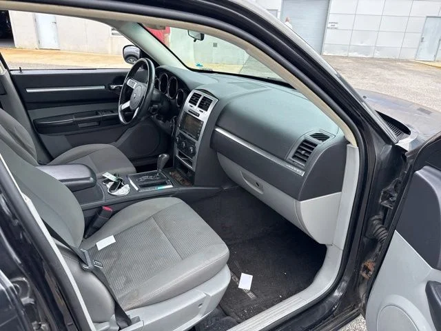 Used 2010 Black Dodge SXT image 11